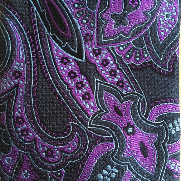 Countess Mara Paisley Pattern Silk Tie - Picture 2 of 5
